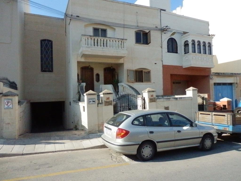 Black Gold Private Room Msida Exterior photo